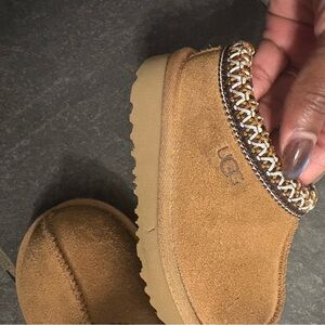 UGG Chestnut Suede Slippers with Gold Chain Accent